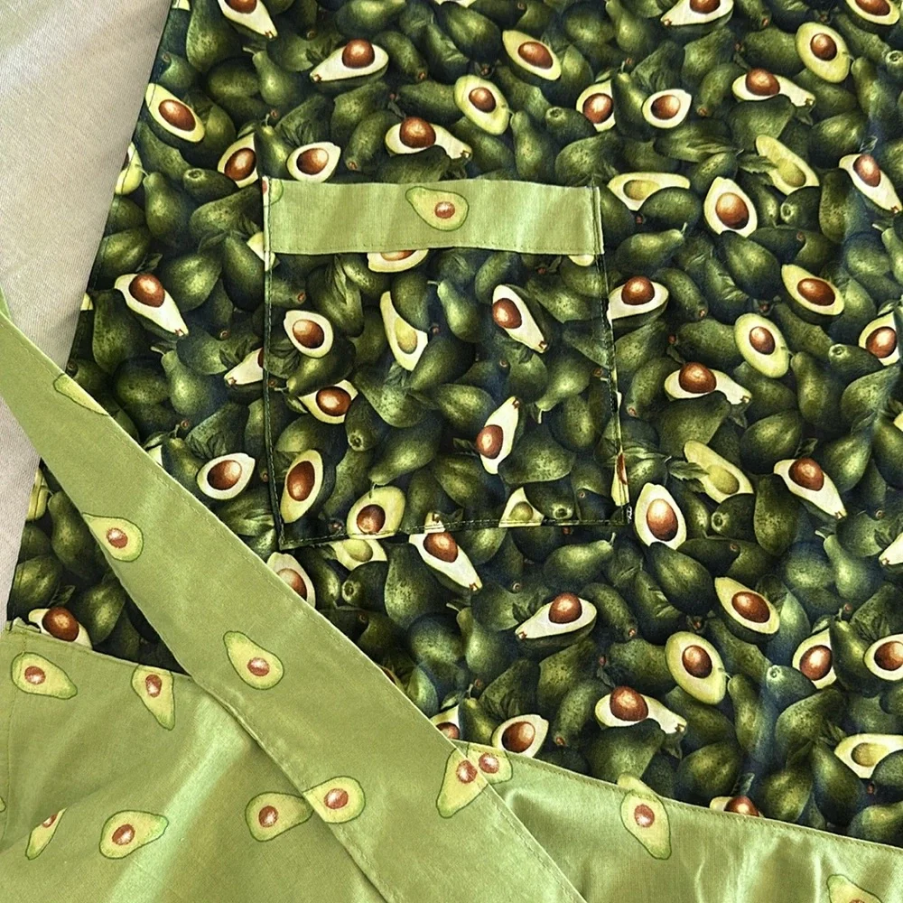 Handmade with loving care! Adorable avocados apron with 2 big pockets. - Picture 2 of 3